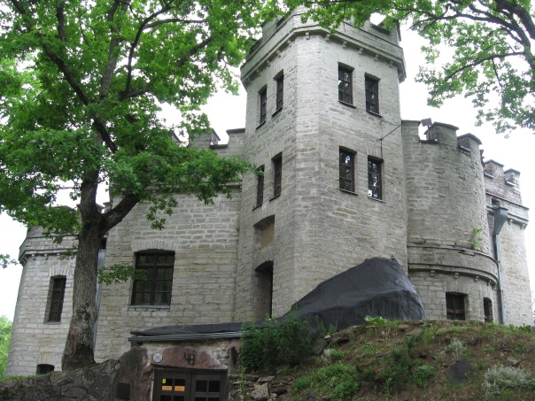 Glen's Castle